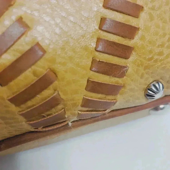 Wrangler Brown Faux Leather Handbag - Picture 11 of 12